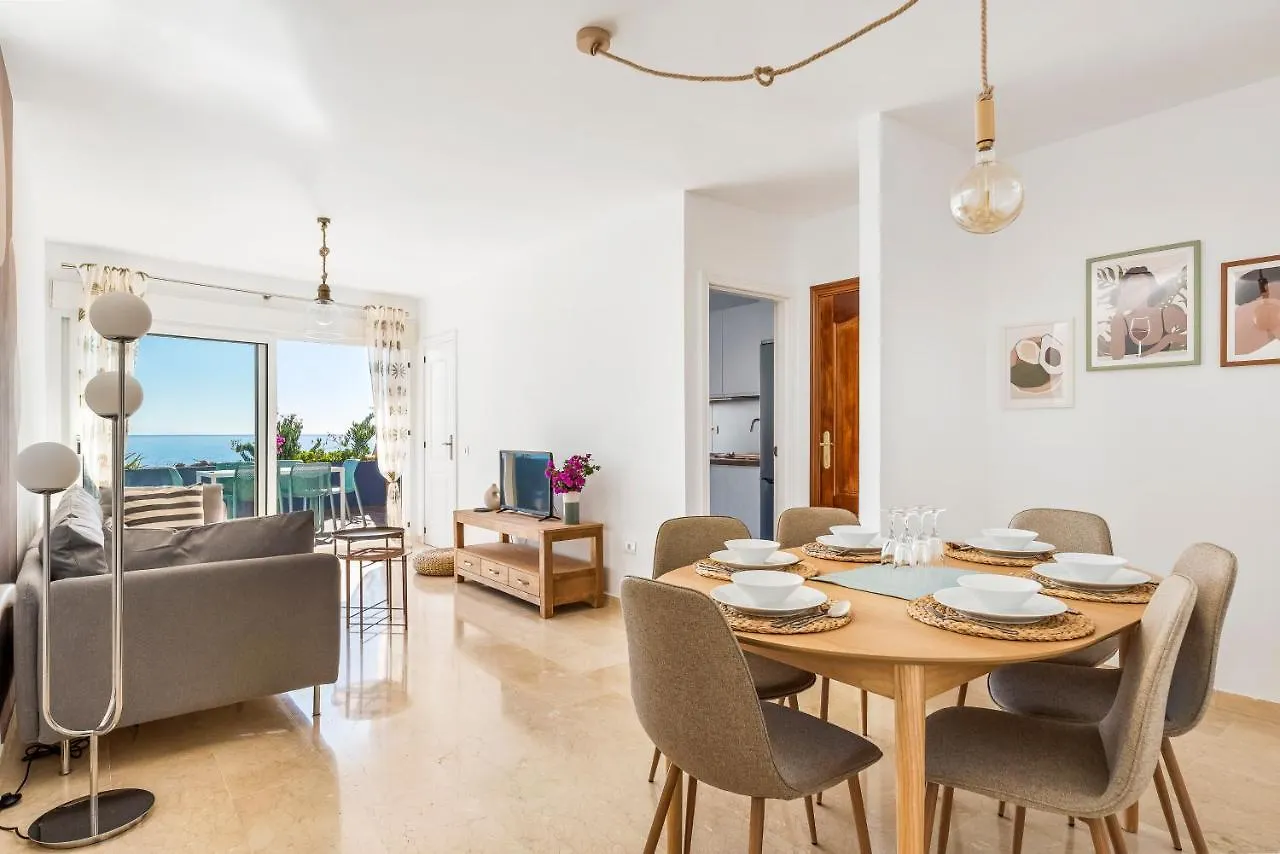 La Nea Beach Apartment Radazul